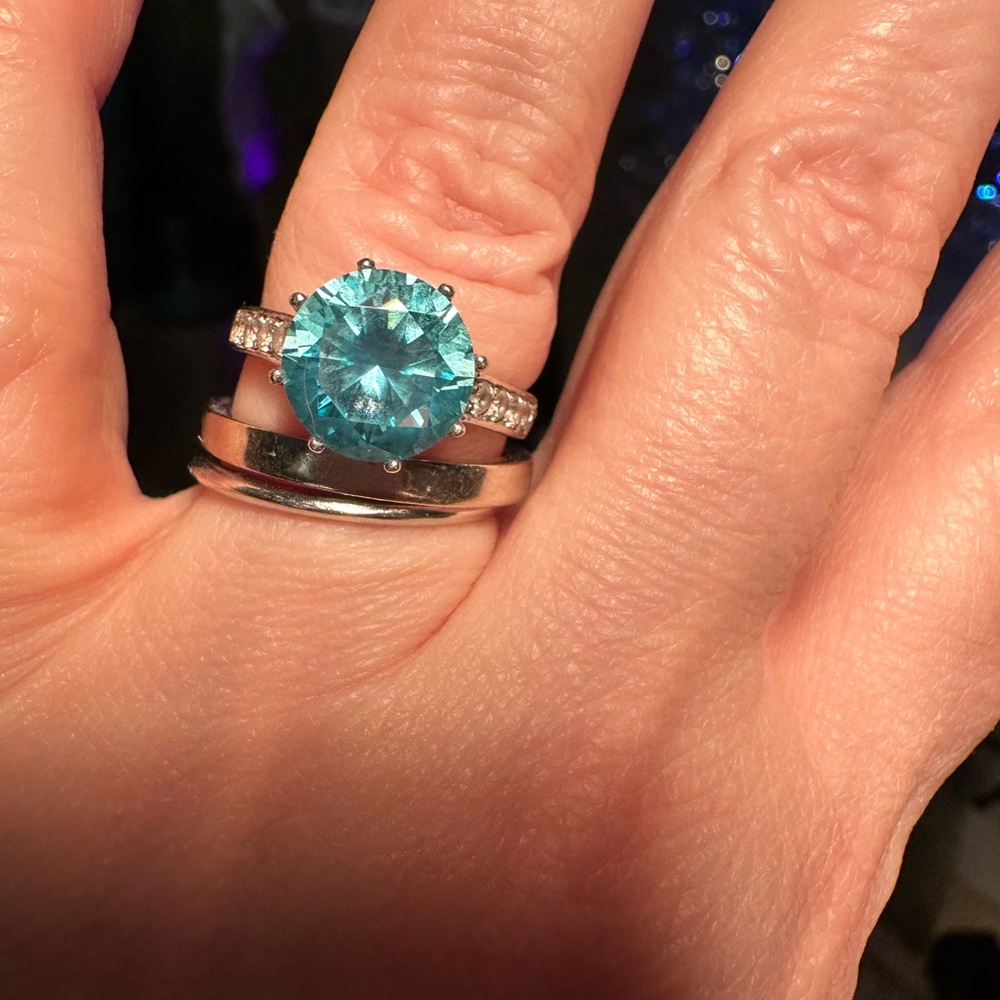 Caribbean Blue Topaz? Sterling Silver Ring Size 7 1/2